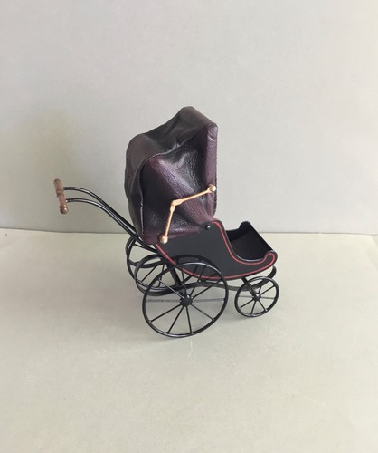 Dolls house scale - dolls,