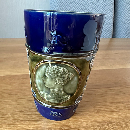 Doulton lambeth beaker - doulton,