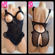 VTG Frederick's Ruffled Lace