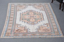Vintage 5,4x7,6 ft Rug
