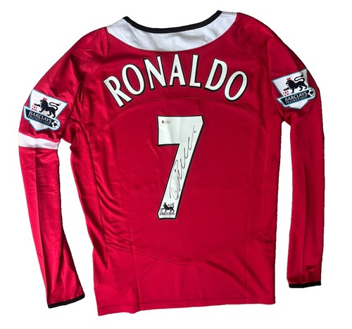Cristiano ronaldo hand - hand, signed