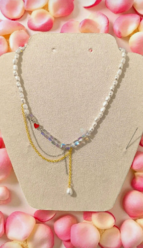 White round pearl beaded - round,