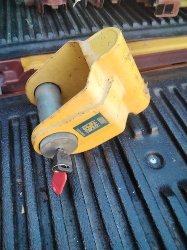 Caravan tow hitch lock - tow,
