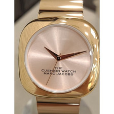 Marc Jacobs The Cushion Quartz