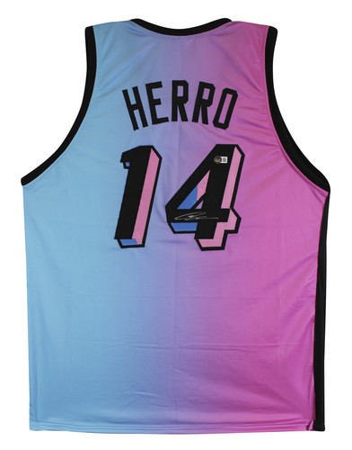 Tyler herro authentic signed - tyler,