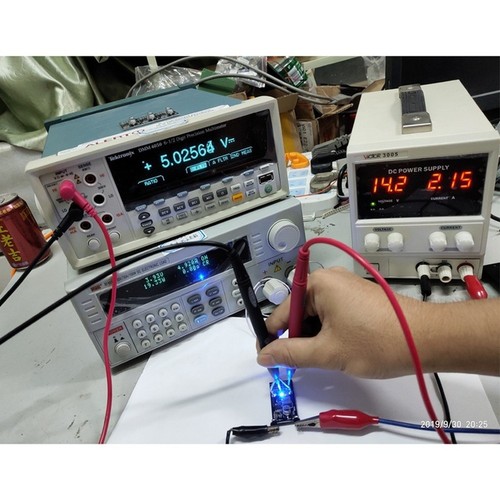 Voltage reducer with 5a - dc, dc