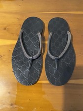 Gucci Flip Flops . Brown Leather .Euro 39 , Uk Size 6 . . Vgc .  Quality Item .