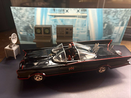 Batman batmobile vintage black - batmobile,