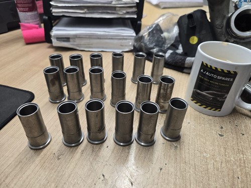 New injector sleeve - injector,