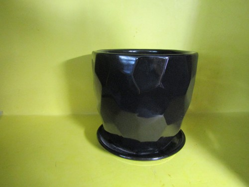 Black gloss ceramic faceted - black,