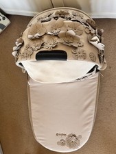 Cybex Priam Lux Carrycot flowers beige 