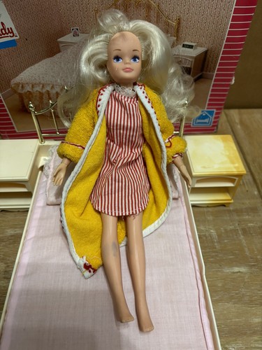 Vintage sindy doll with - vintage,