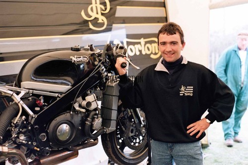 Norton factory racer robert - norton,