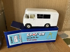 TRIANG SPOT ON MORRIS WADHAM