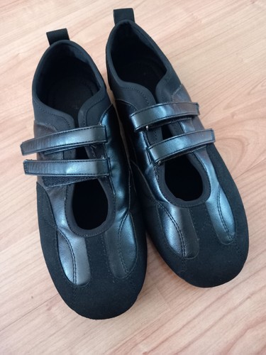 Ladies black shoes size - tu,