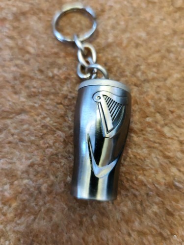 Guinness collectable keyring - guinness,