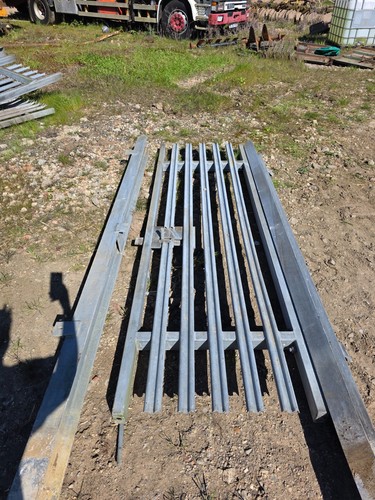 Heavy duty palisade gate - palisade, and