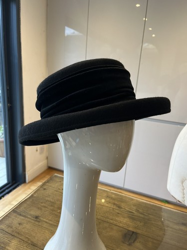 Vintage hat box - wool, felt