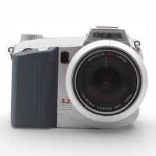 Konica Dimage 7 - GT Lens