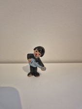 Vintage 60s Beatles-Style Guitarist Figurine – 5 cm – Rare Beatles Memorabilia