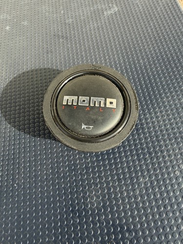 Momo horn button - horn,