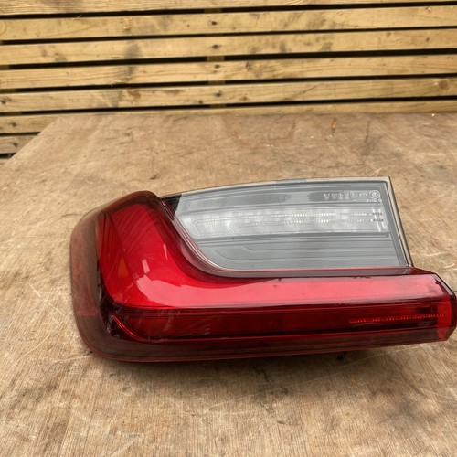 Bmw series g20 tail light - bmw,