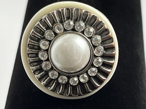 Cream resin statement ring - resin,