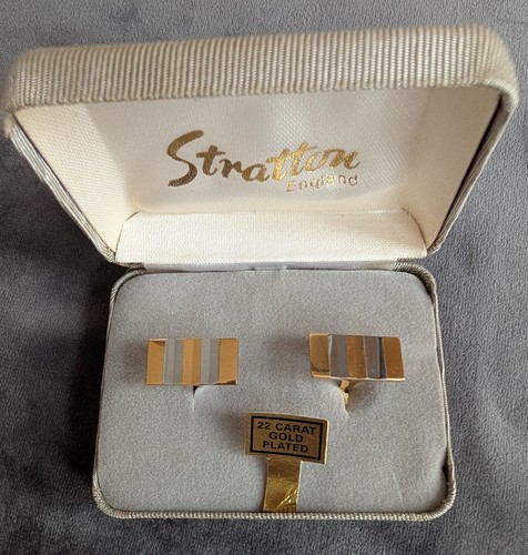 Vintage gold plated stratton - gold,