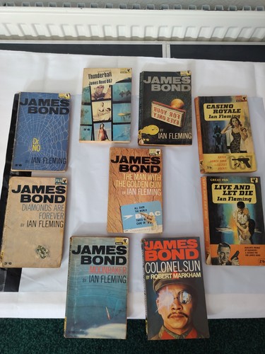 James bond ian fleming - james,