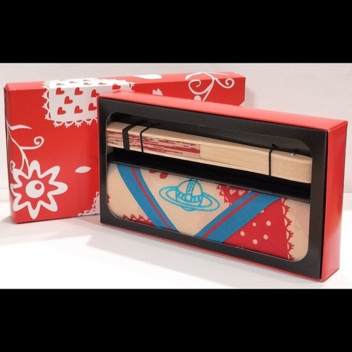 Vivienne westwood fan - vivienne,