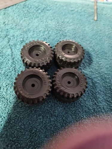 Meccano four plastic wheels - four,