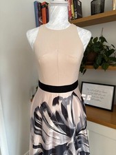 Coast light blush (pink) and