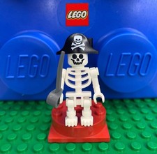 1 x LEGO Castle Skeleton
