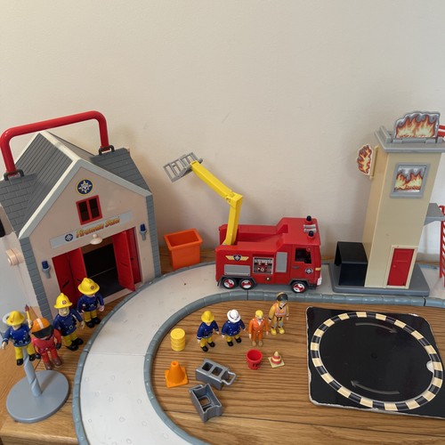 Fireman sam vehicle with - sam,