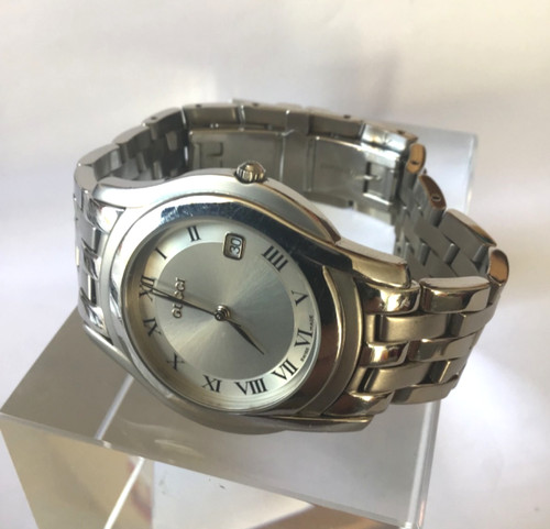 Gucci 5500m silver - dial, watch