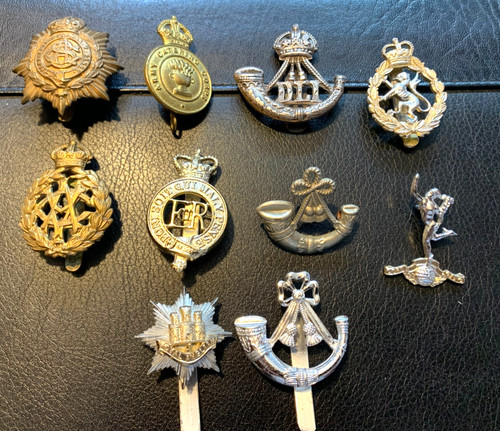 Cap badge assortment - assortment, x