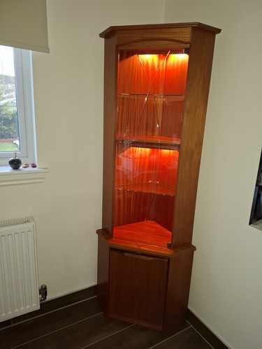Corner display cabinet with - display,