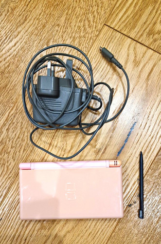 Pink nintendo lite with - lite,
