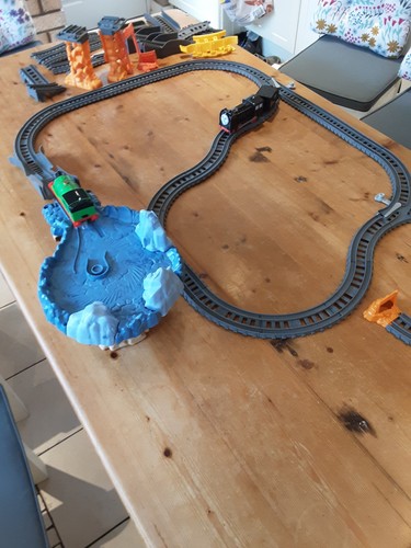 Thomas trackmaster matel - thomas, by