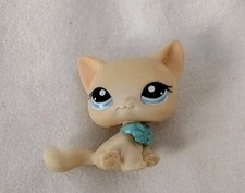 LPS Littlest Pet Shop Figure 1005 Yellow Blonde Cat Kitten Blue Eyes (T2122