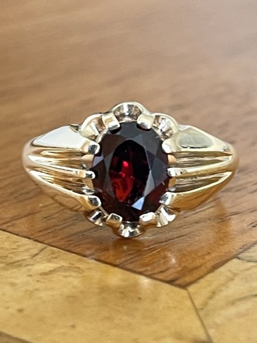 Gents 9ct gold garnet - ,