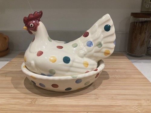 Emma bridgewater hen nest - hen, on