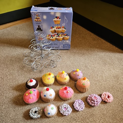 Handmade knitted cupcake - 14,