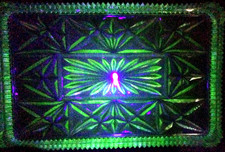 VINTAGE c.1920-30s URANIUM GREEN GLASS DRESSING TABLE SET TRAY