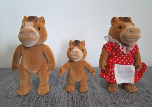 Sylvanian families forest - families,