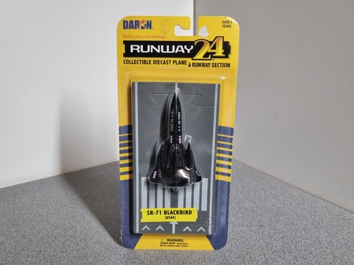 Daron runway diecast - 24, sr-71