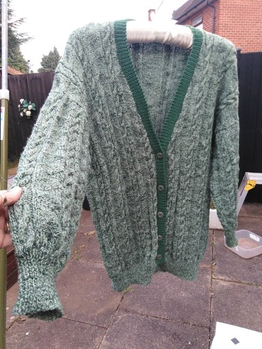 Vintage hand knitted wool - hand,