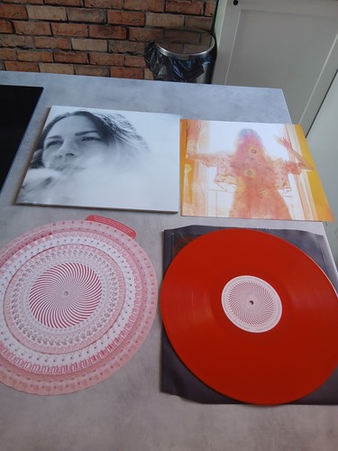 Melody echo chamber - melody's,