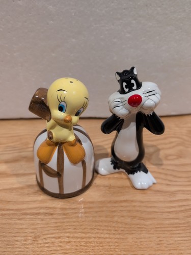 Looney tunes vintage salt and - looney,