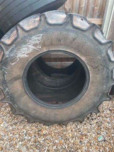 420 85r24 part worn tractor - 420/85r24,